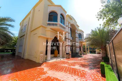 Grand Mansion | Lake View | Prime Location