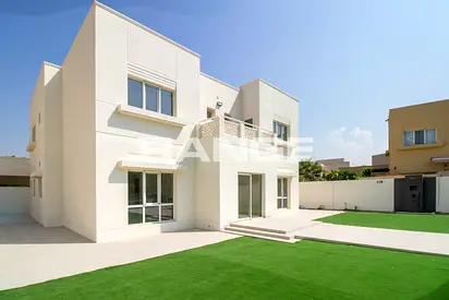 Upgraded | Lake View | Pool | Fully Furnished