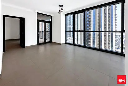 SPACIOUS LAYOUT | BRIGHT & EQUIPPED KITCHEN