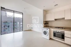 Skyline and Burj View | Prime Apt with Balcony