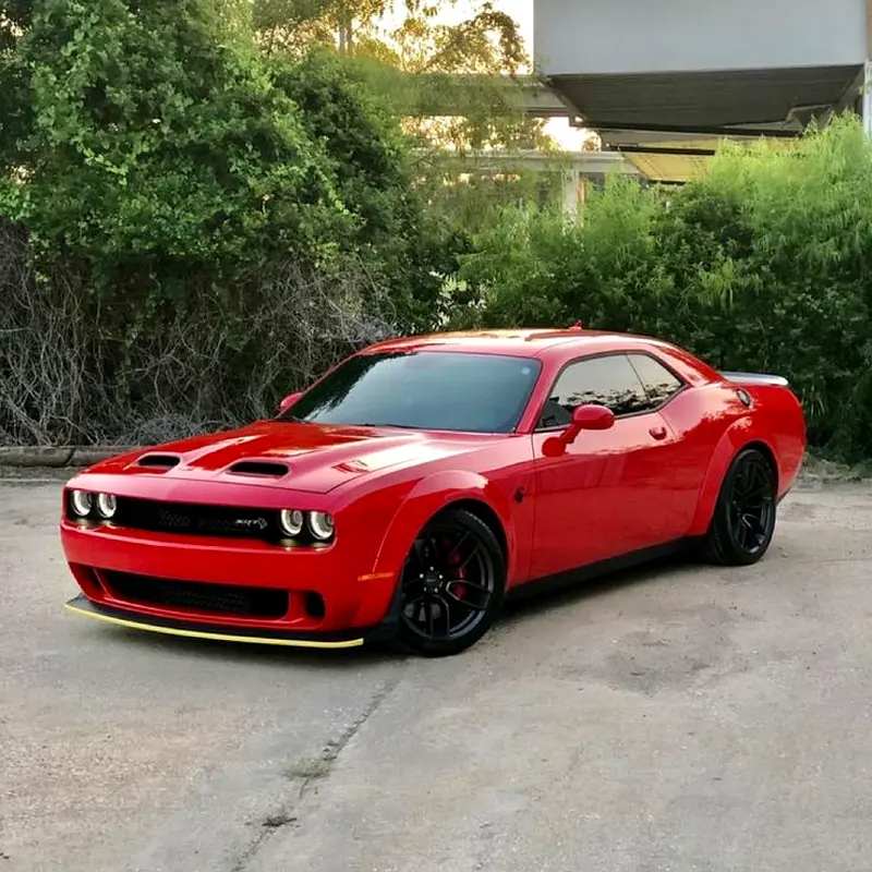 Dodge Challenger 2010 — photo 1 of 2