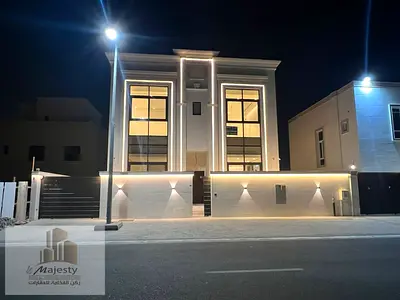 فيلا للبيع في امارة الشارقة منطقة الحوشي خط ثاني من الشارع العام الرئيسي بمساحة ممتازة وموقع مميز وبمسافة قصيرة على مسجد الشارقة الكبير