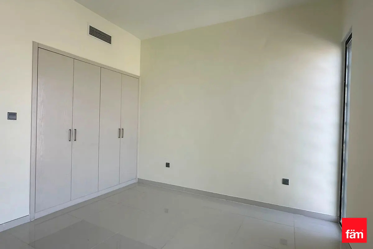 Amazing Amenities, Spacious Layout !