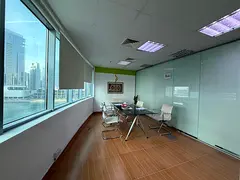 LAKE VIEW | FULLY FITTED | VACANT