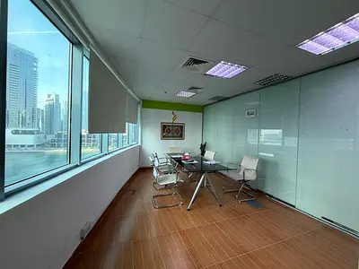 LAKE VIEW | FULLY FITTED | VACANT