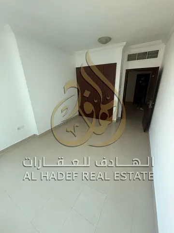 🏡 للإيجار – 3 غرف وصالة + غرفة خادمة في التعاون 🇦🇪 ✨ شقة مثالية للعائلات بموقع استراتيجي! ✨ 🔹 3 غرف نوم + صالة + غرفة خادمة  🔹 قريب من مول العرب،