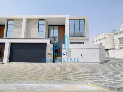منزل أحلامك بانتظارك - فيلا فاخرة وجديدة مكونة من 5 غرف نوم في هوشي، الشارقة - للبيع
