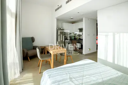 Cozy and Furnished | Rented | High Floor Apt