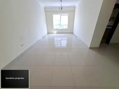 very clean 3 Bedroom Apartment with Parking