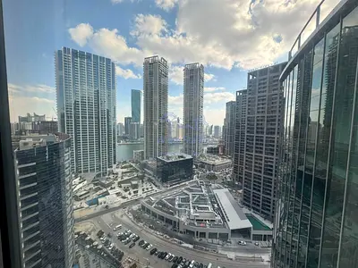 High Floor | Glass Partitioned Office | 1,000 5q. Ft.