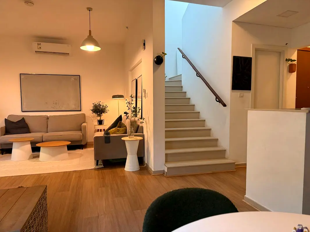 Near Pool & Park l VOT l Well Maintained
