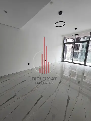 Luxurious Living | Royal Regency Gem | Prime Location | Exceptional Value