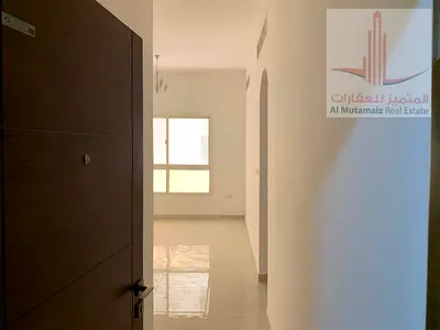 Building for sale in Alia, residential and commercial, super deluxe finishing, fully rented