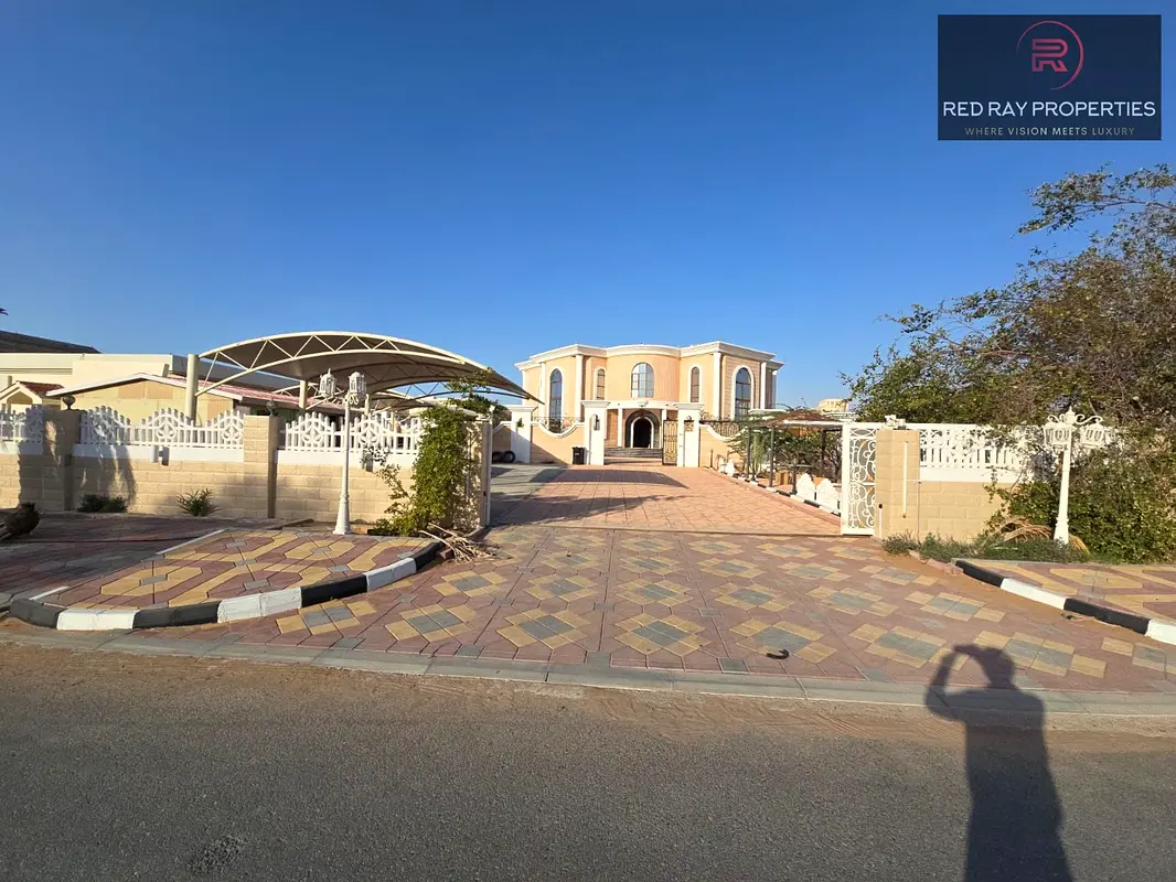Fabulous 8 Beds + Maid Villa | Prime Location
