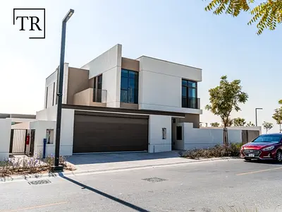 Park Facing | Single Row | Corner Unit | Brand New