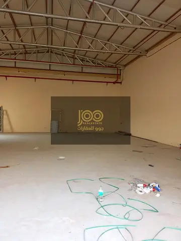 للإيجار مستودع في إمارة أم القيوين في منطقة أم الثعوب يتميز بموقعه الحيوي لمختلف الأنشطة التجارية والصناعية