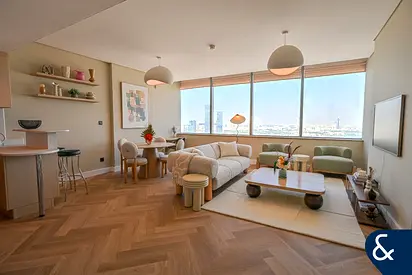 Upgraded | Furnished | High Floor