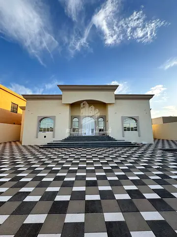 فيلا راقيه للبيع  منطقةالرفاعه الجديدة
