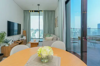 🏡 Fully Furnished | High Floor | Private Pool | Flexible Cheques
