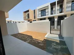 Spacious Layout l Ready to move l Back to Back