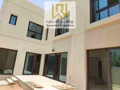 luxury elegant 5 bedroom villa for sale