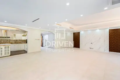 Huge and Stunning Villa | Maids Room | Vacant