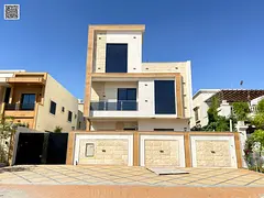 For sale, a luxurious two-story villa with a roof, at a negotiable price with the possibility of eas