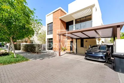 Single Row | Community View | Spacious Layout