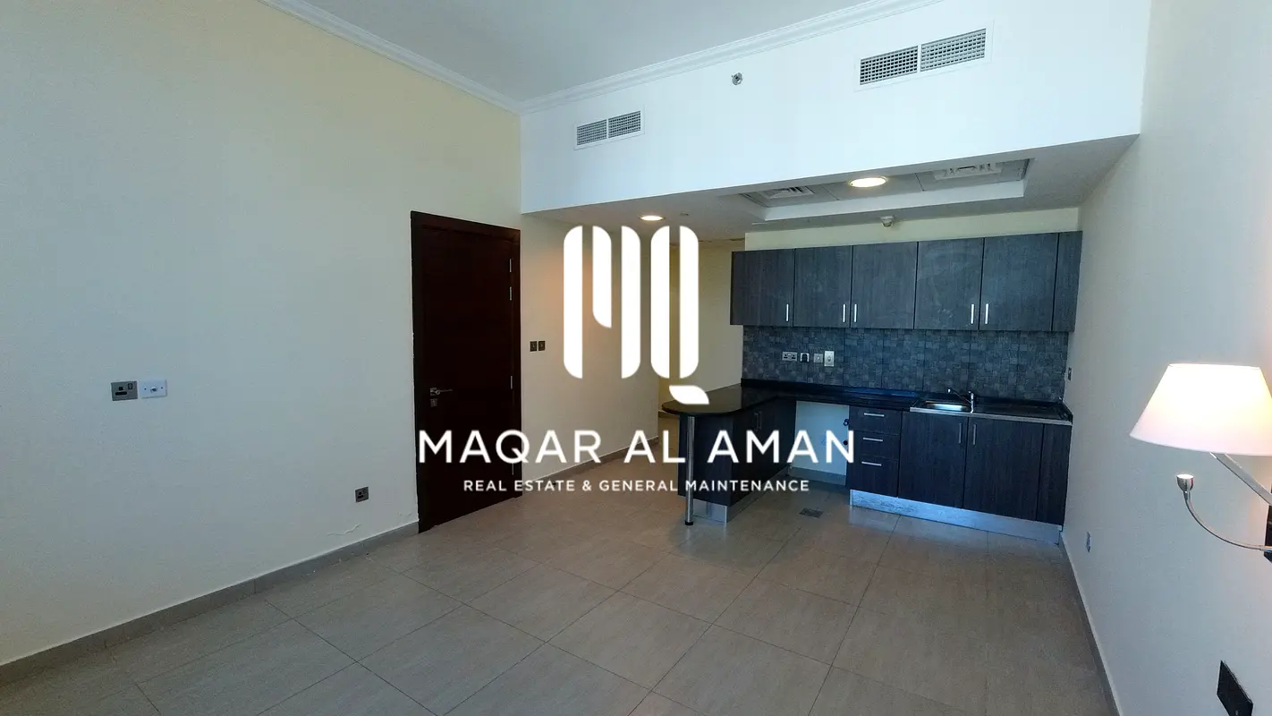 شقة ستوديو غير مفروشة للإيجار في شارع حمدان، أبوظبي – 55 متر مربع | شامل المياه والكهرباء والإنترنت | 58,000 درهم سنويًا