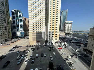 Spacious 3BHK| Master Bedroom| Free AC | Maids Room