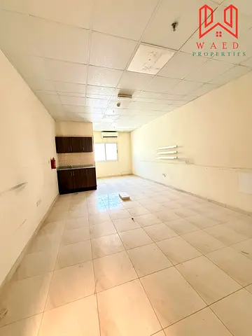 Exceptional Warehouse for Rent || Ideal for Commercial Use ||