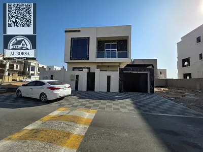 فيلا للايجار عباره عن خمس غرف مستر وغرفه خدامه  في العامره
