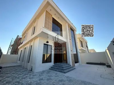 European finishing with a roof, no annual fees, freehold for all nationalities