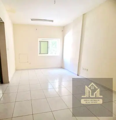 Every Spacious Layout studio Big size Near bus station Muwaileh