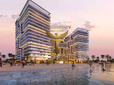 Luxurious 1BR Waterfront Home | Shoreline | Resale