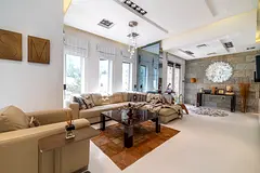 Luxury Villa in The Springs with Private Garde