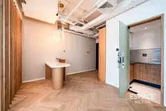 Prime Location | Vacant | Corner Unit