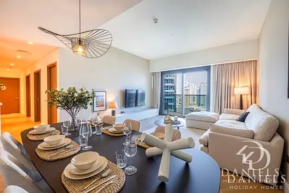 Luxury Elegant 3BR Urban Retreat with Scenic View