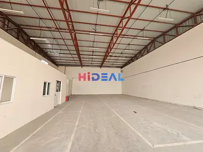 3700 SQFT WAREHOUSE WITH 32KW POWER AVAILABLE FOR RENT !!