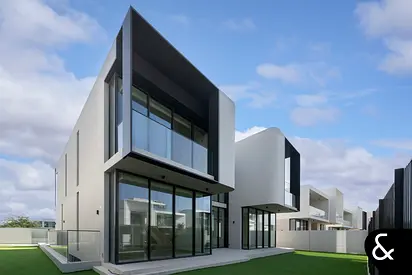 Lagoon View | Brand New | 5 Bedroom