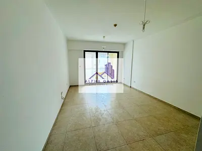 VACANT SOON/SEMI CLOSE KITCHEN /2 BATH/PRIME LOCATION/
