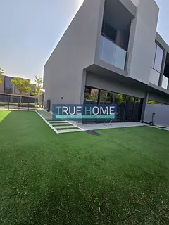 Big Plot Corner Townhouse \ Freehold \ Fully Paid
