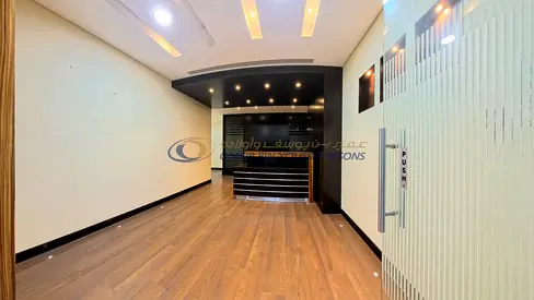 مكتب للإيجار – شارع خليفة، أبوظبي – بدون عمولة – مباشر من المالك