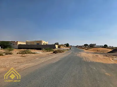 للبيع أرض سكنيه مساحة 8,000 قدم -  ام القيوين - فلج المعلا - النبغة  بقيمة 350,000 درهم