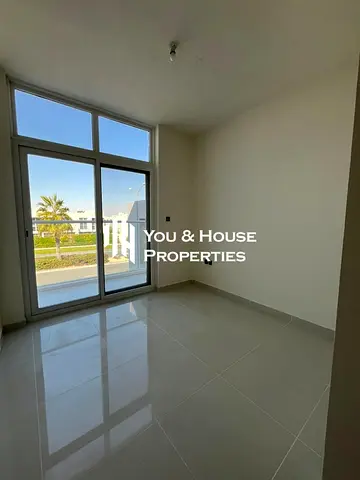 3-Bed Single Row Townhouse I Contemporary Design I Good Location