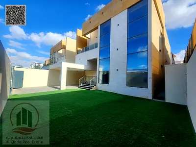 Villa for sale in Ajman, Al Muwaihat area. 5 master bedrooms, majlis, 2 living rooms, maid's room. Freehold ownership for all nationalities. Bank fina