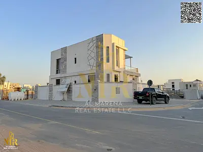 Corner villa directly from owner, fees & ownership incl.
