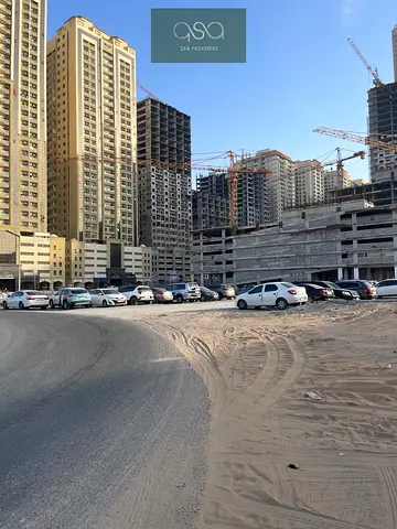 أرض بناء تجارية وسكنية | ملكية حرة 100% | أرض + 41 طابقًا معتمدة في مدينة الإمارات