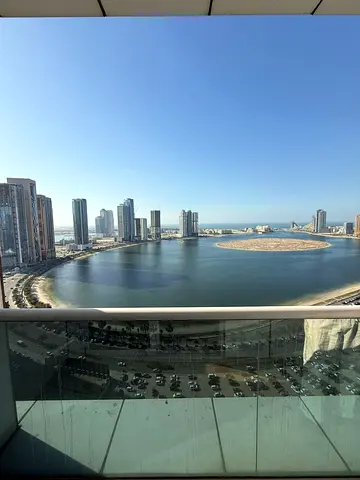 استيقظ على أجمل إطلالة في الشارقة! رفاهية السكن في قلب التعاون 3 غرف وصالة التكييف على المالك