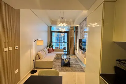 VACANT - PRIME LOCATION - CANAL VIEWS